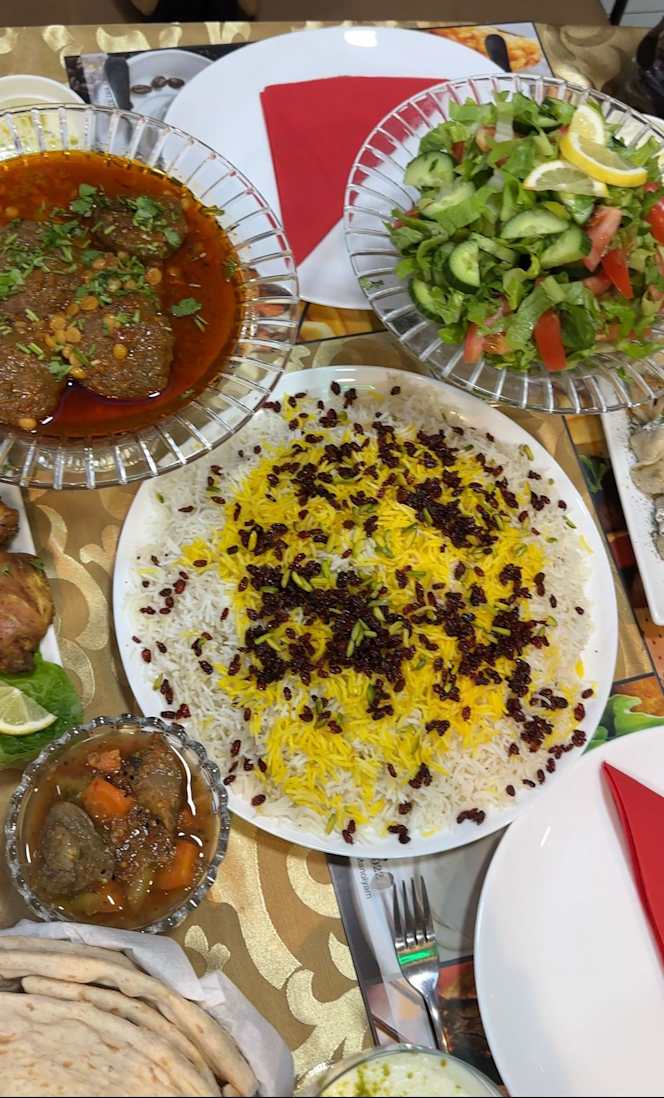 Manolyam Cafe Restaurant - 1