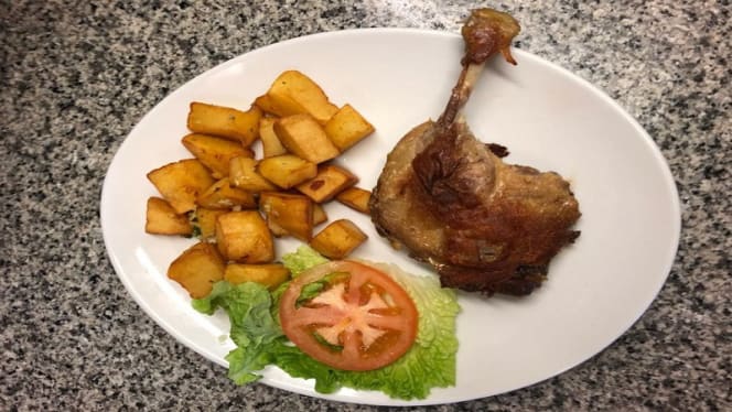 Helio's Pub - 4