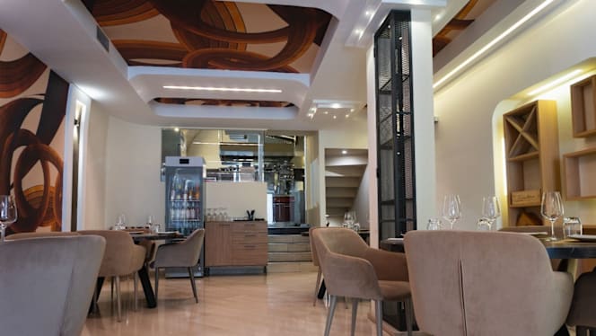 Adda indo-sushi Eatery - 6