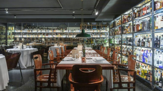 Dry Martini Bar - 7