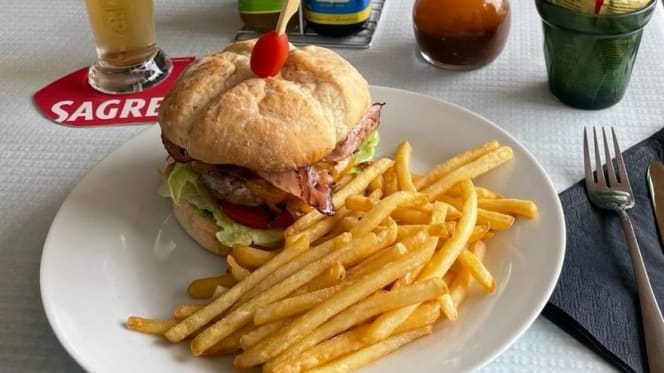Staffie's Restaurant - 5