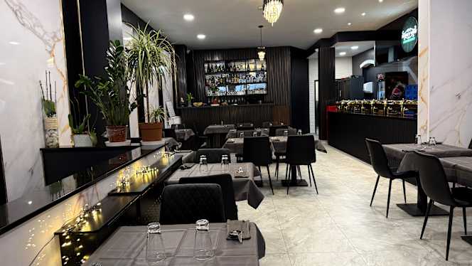 Massala 'N' Curry - 1