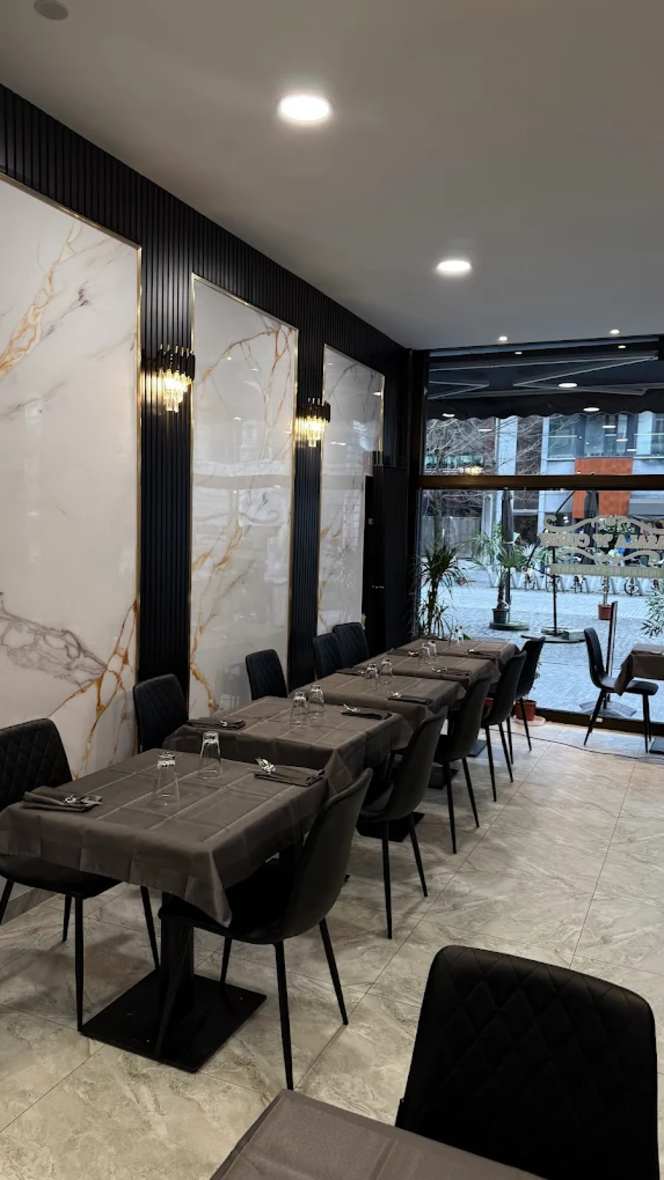 Massala 'N' Curry - 1