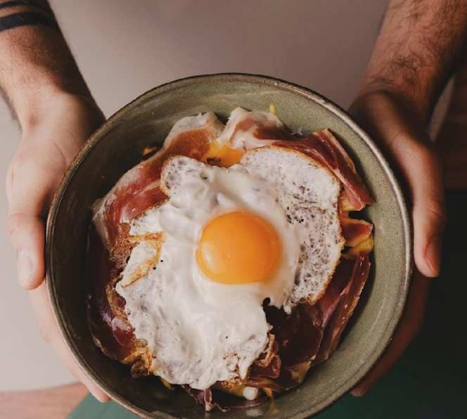 Moment Bistro & Bar - 2