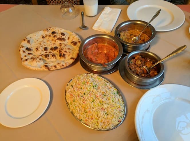 Shensha Balti and Tandoori Restaurant - 4