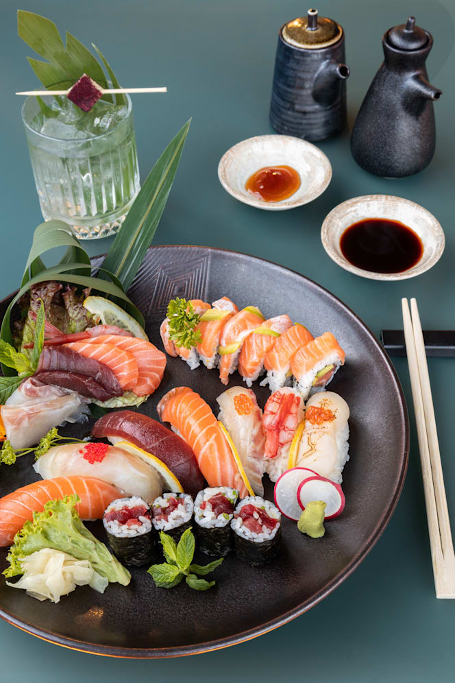 Over - Rooftop, Restaurant Mixology and Sushi - 5