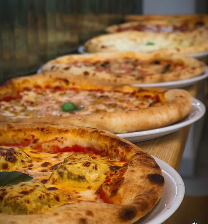 Christina Pizza - 6
