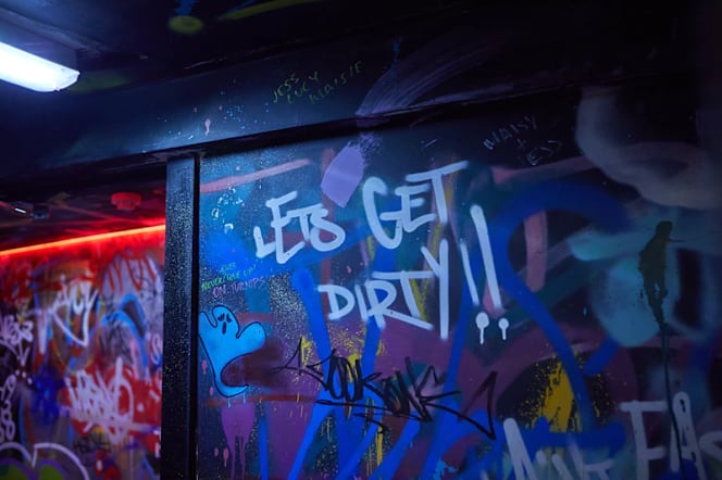 Dirty Blondes - 6