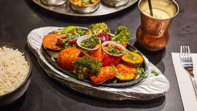 Bollywood Indiaas Restaurant - 7