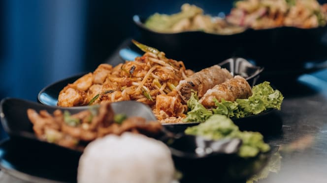 Thai Café Quartier Bleu - 8