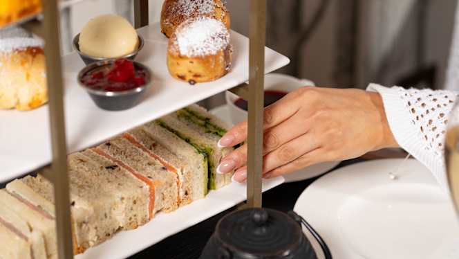 The Library Champagne Bar - 1