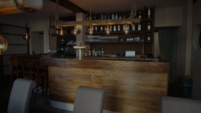 Elies Restaurant & Bar - 6