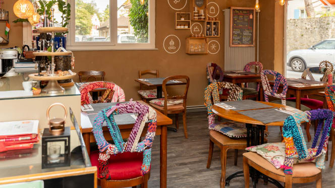 Ananda Café Boutique - 8