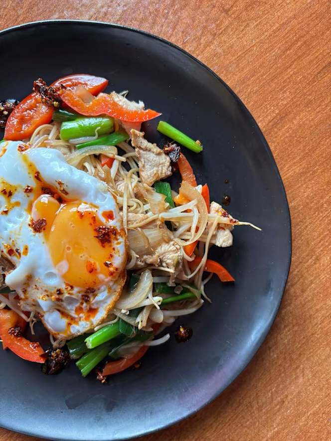 The Queen's Nook Bar & Kitchen - 3