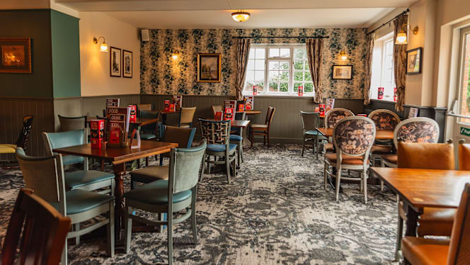 Hunters Lodge Bridgend - 2