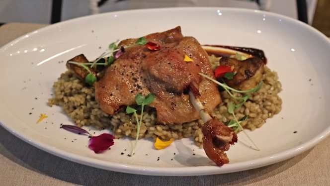 Sisa’s restaurant - 1