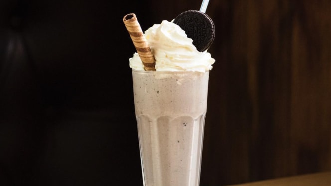 Farm Fresh Burgers & Shakes - 3
