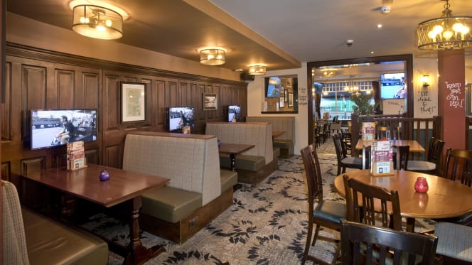 Pembroke Coulsdon - 6