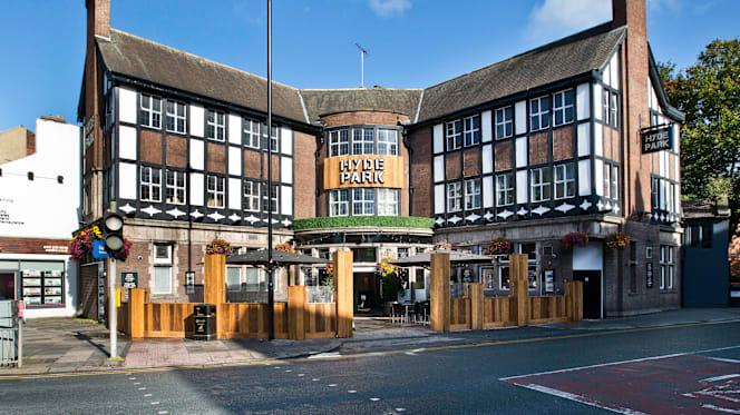 Hyde Park Hotel Leeds - 8