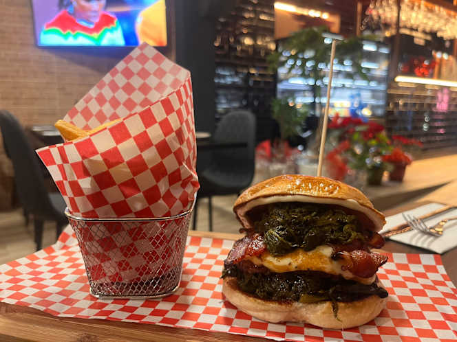 Sports Bar Pub & Grill - 2