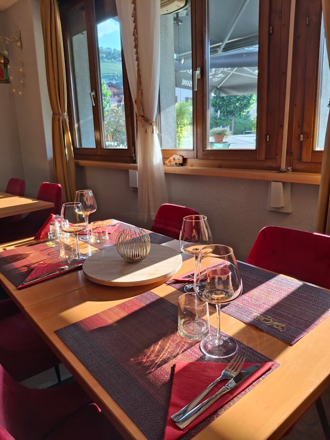 Café Restaurant Mezzés.ch - 1