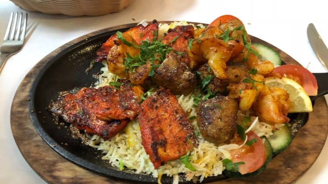 Satraj - Indisches Restaurant - 0