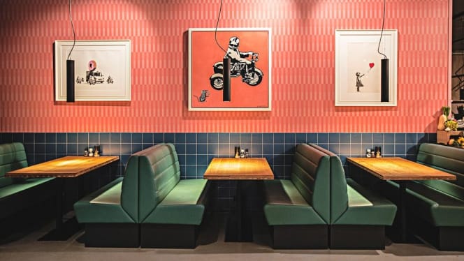 The Social Hub Amsterdam City - Restaurant & Bar - 6