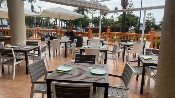 Baraka Cafe & Grill - 9
