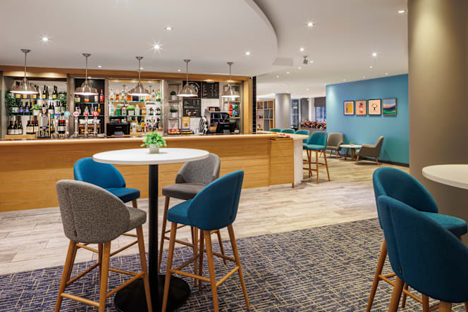 The Junction - Holiday Inn High Wycombe - 2