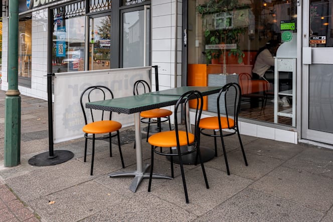 Delhi Chaat N Cafe - Indian Restaurant in Hyde - 1