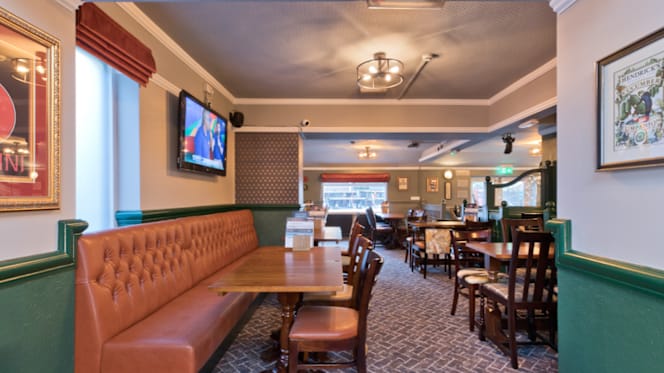 Railway Hotel Penarth - 2