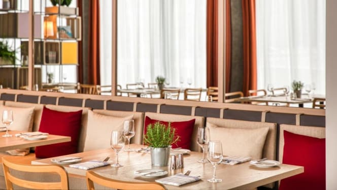 Intercity Hotel Restaurant Genève - 9