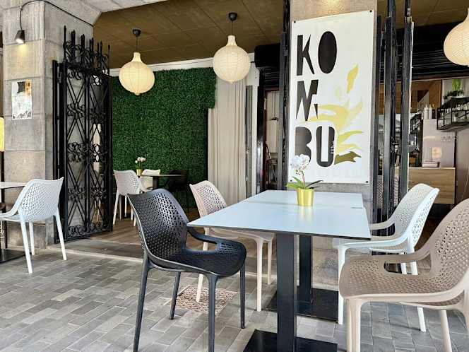 Kombu Asian Fusion Sushi - 1