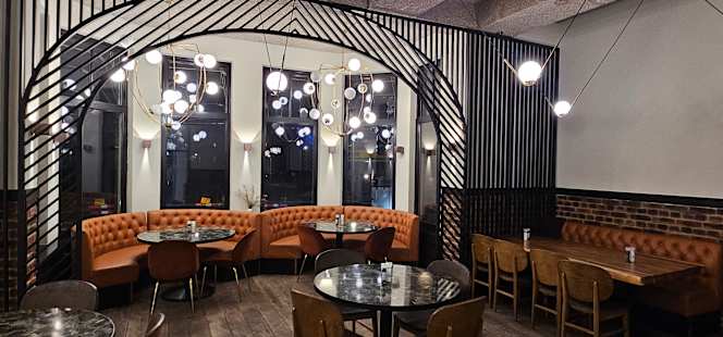 Qashik Restaurant & Lounge - 4