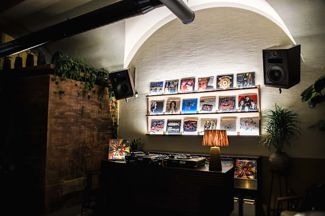 Base Records Bistrot - 1