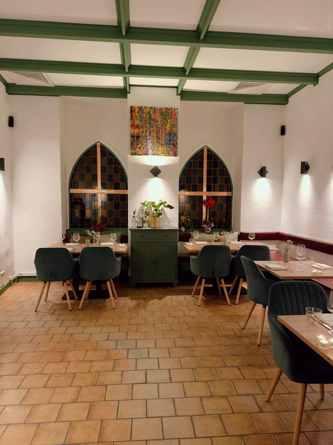 Nah & Fern Fusion Kitchen - 1