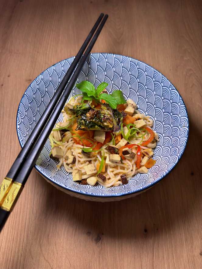 Nah & Fern Fusion Kitchen - 3