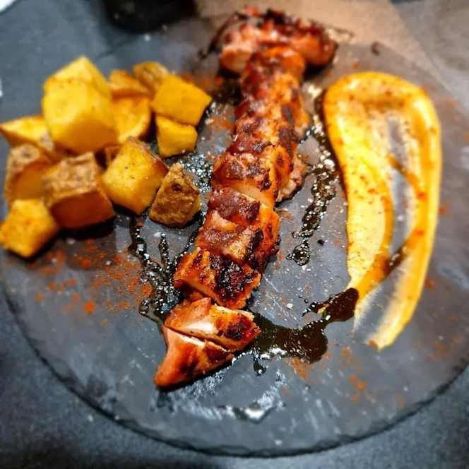 Deunido Restaurant - 9