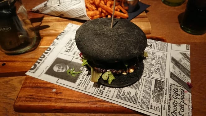 Addicted to Rock Bar & Burger - 5