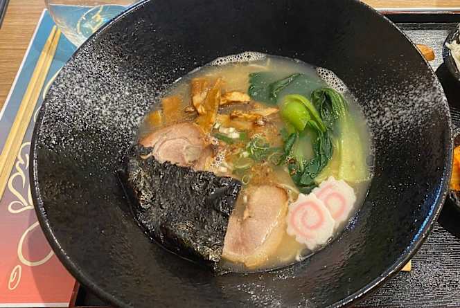Akito Ramen Poke - 1