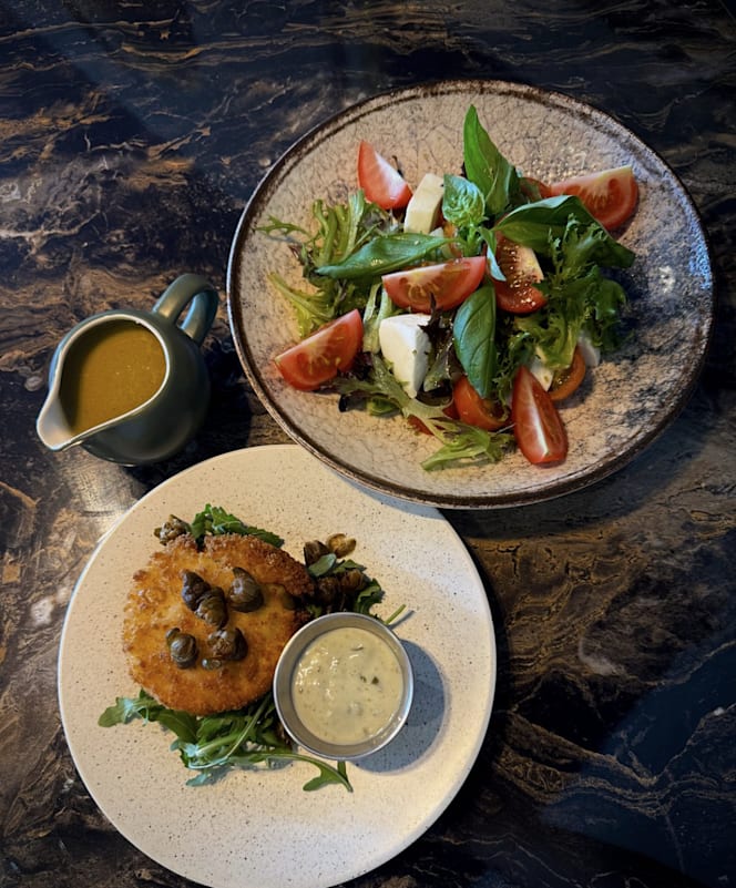 Antilia Bistro Bar - 2