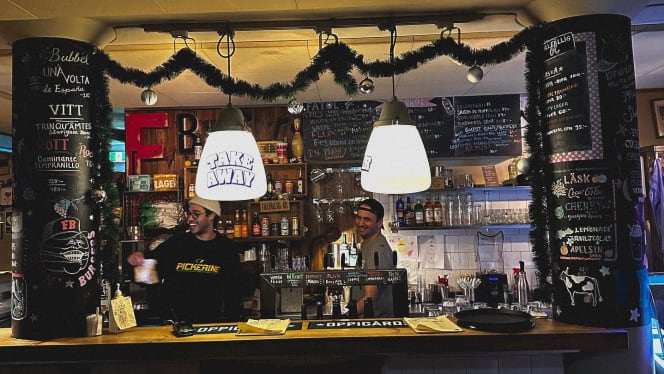 Flippin' Burgers - 2