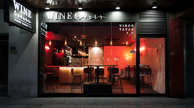 Winelovers, Vinos, Tapas Y + - 0