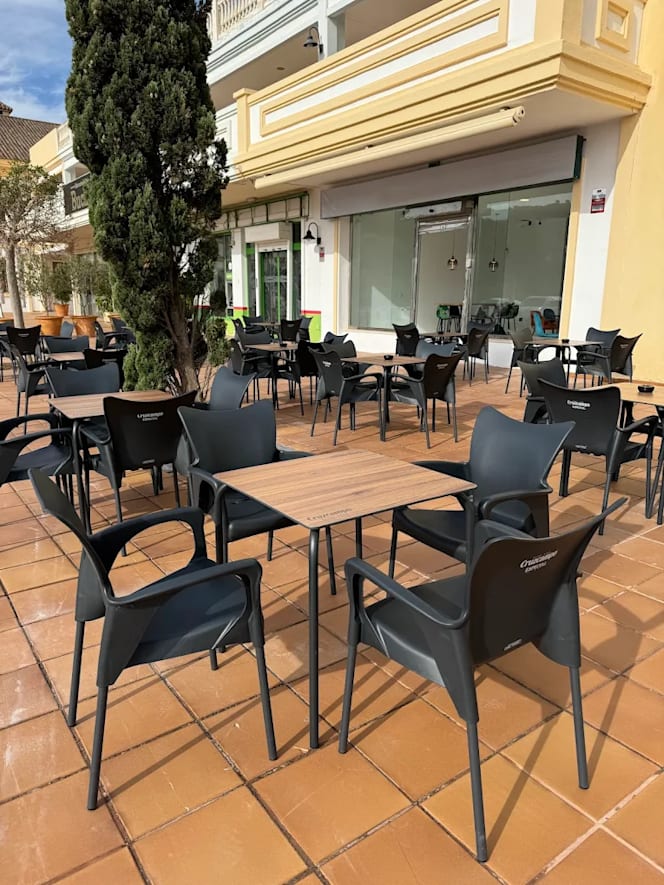 Monday Friday Bistro - 8