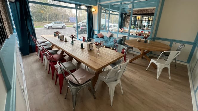 The Bench Cafe - 8