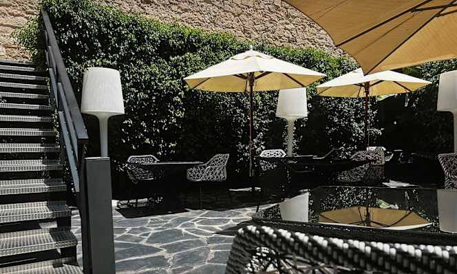 Nineteen Restaurant - Olivia Plaza Hotel - 1