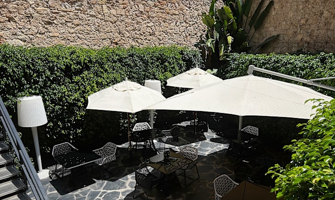 Nineteen Restaurant - Olivia Plaza Hotel - 2