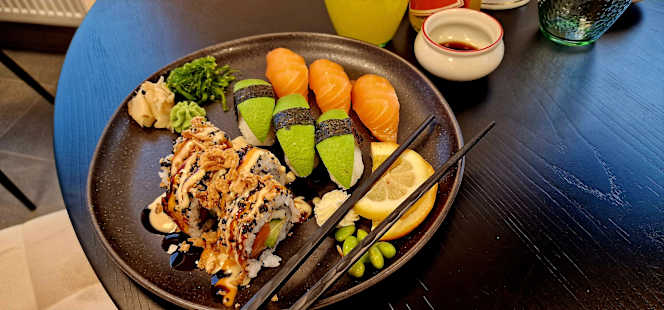 Shafinori Japanese Sushi - 1