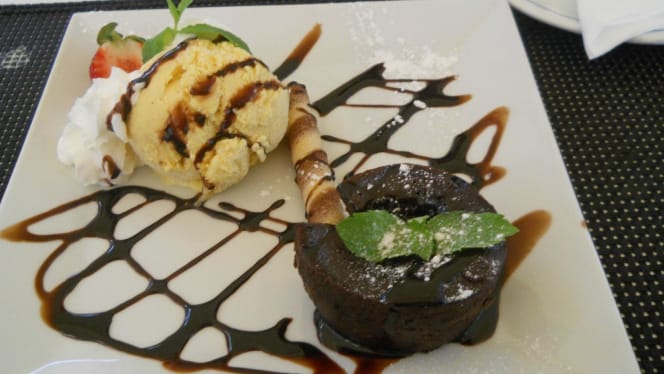 Central Planet Restaurant Grill - 3