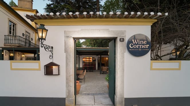 Wine Corner - 6